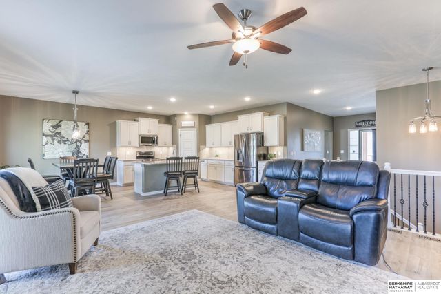 6010 N 152 Avenue, Omaha, NE 68116