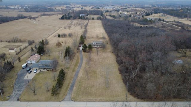 12918 Bell ROAD, Caledonia, WI 53108