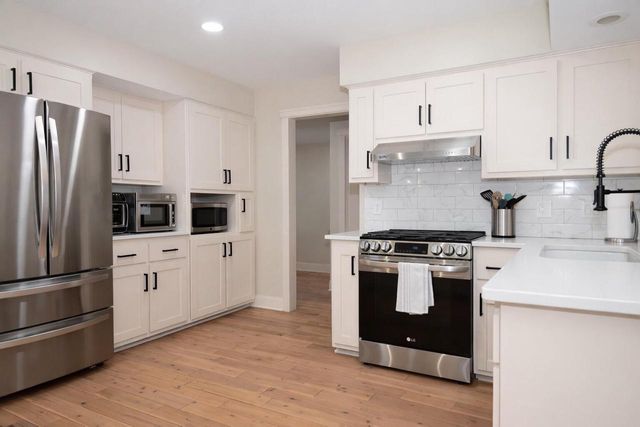 12918 Bell ROAD, Caledonia, WI 53108