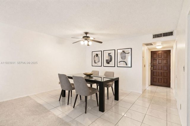 3800 N Hills Dr 206, Hollywood, FL 33021