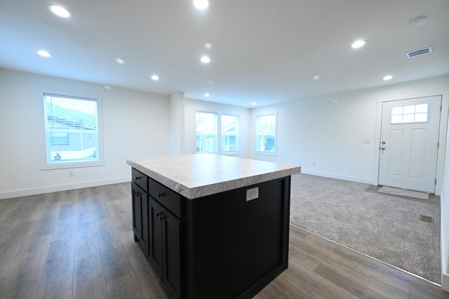 1 Corral Lane 37, Ashland, OR 97520