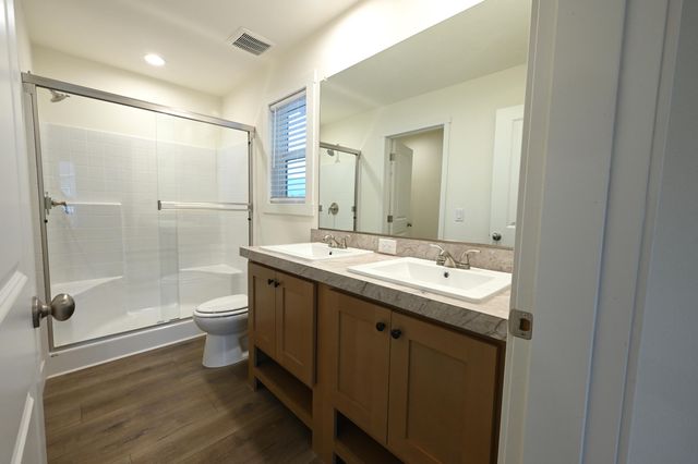 1 Corral Lane 37, Ashland, OR 97520