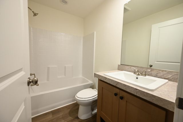 1 Corral Lane 37, Ashland, OR 97520