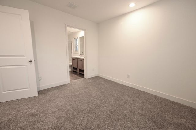 1 Corral Lane 37, Ashland, OR 97520