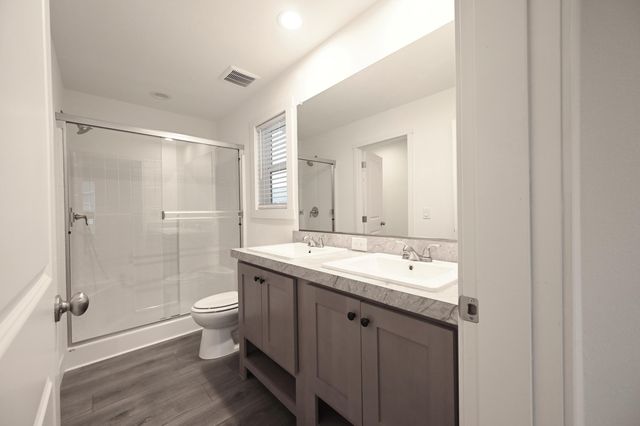 1 Corral Lane 37, Ashland, OR 97520