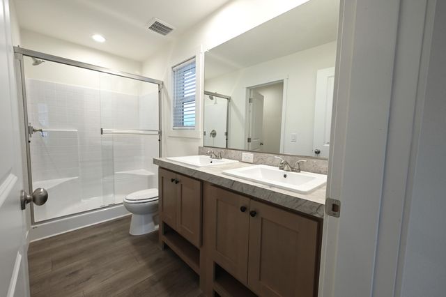 1 Corral Lane 37, Ashland, OR 97520