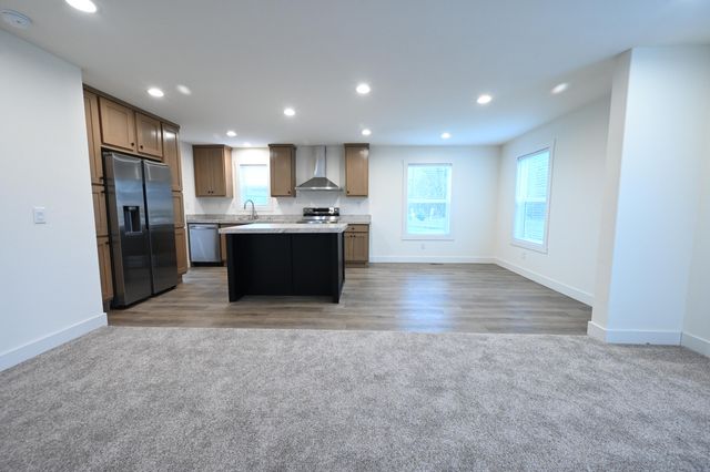 1 Corral Lane 37, Ashland, OR 97520