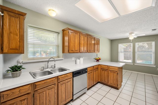 100 Downwood Drive, Burleson, TX 76028