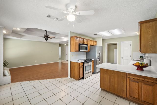 100 Downwood Drive, Burleson, TX 76028