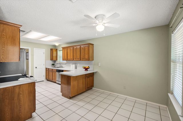 100 Downwood Drive, Burleson, TX 76028