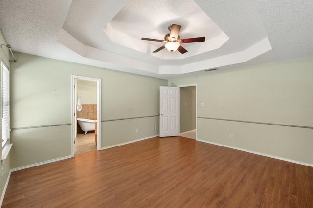 100 Downwood Drive, Burleson, TX 76028