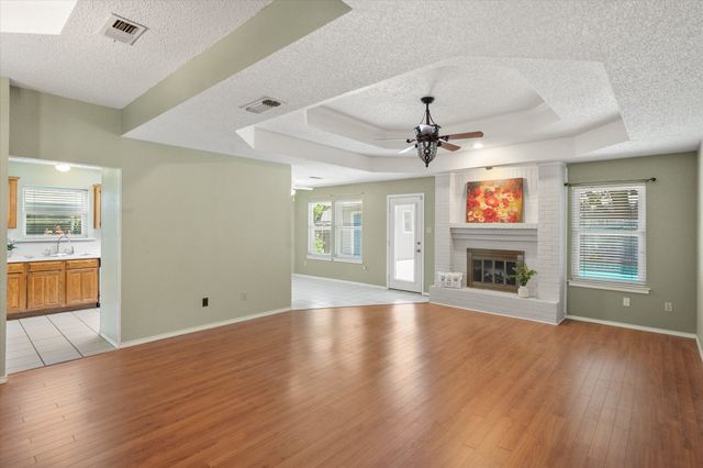 100 Downwood Drive, Burleson, TX 76028