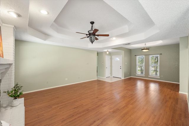 100 Downwood Drive, Burleson, TX 76028