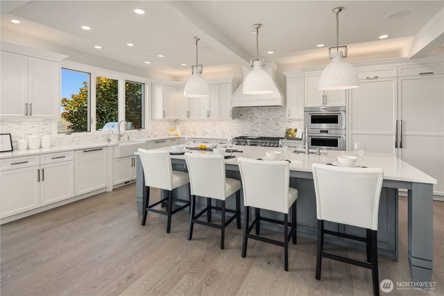 7254 N Mercer Way, Mercer Island, WA 98040