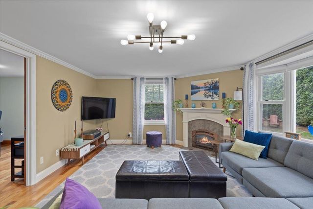 5 Mason Drive, Essex Junction, VT 05452