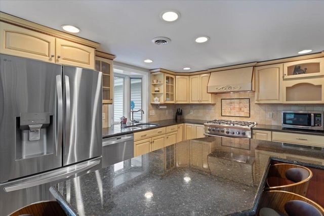 5 Mason Drive, Essex Junction, VT 05452