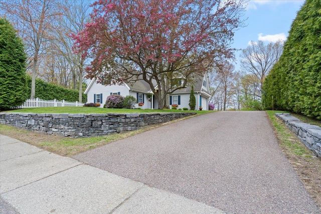5 Mason Drive, Essex Junction, VT 05452