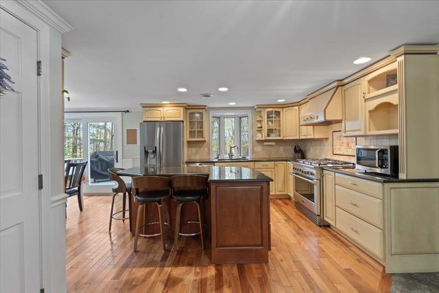 5 Mason Drive, Essex Junction, VT 05452