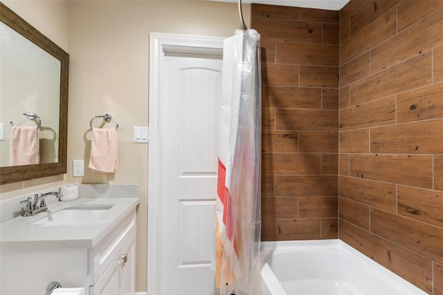 21410 Fox Pup Drive, Crosby, TX 77532