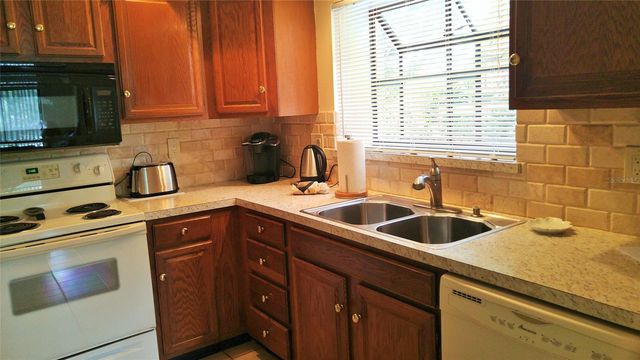 5677 ASHTON LAKE DRIVE 11, Sarasota, FL 34231