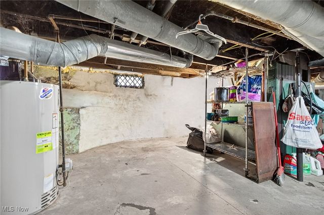 2943 W 17th Street, Cleveland, OH 44113