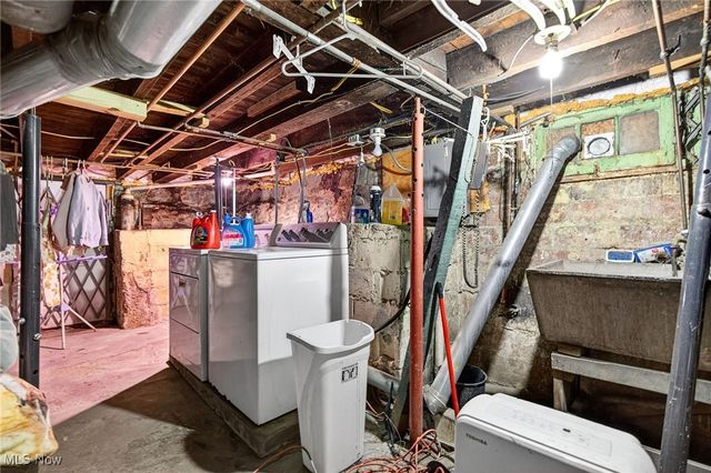 2943 W 17th Street, Cleveland, OH 44113