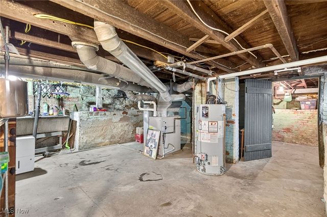 2943 W 17th Street, Cleveland, OH 44113