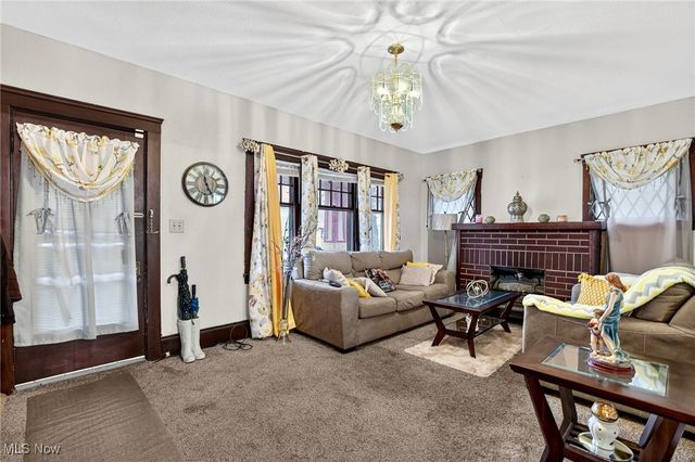 2943 W 17th Street, Cleveland, OH 44113