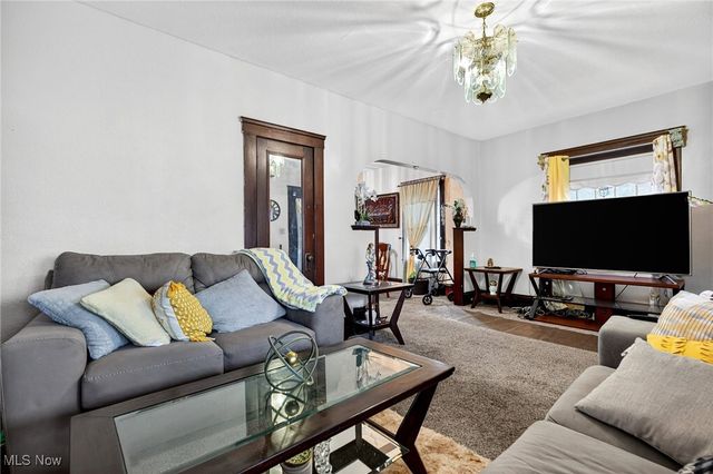 2943 W 17th Street, Cleveland, OH 44113