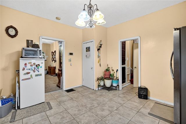 2943 W 17th Street, Cleveland, OH 44113