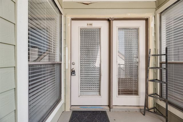 3121 Sondra Drive 302, Fort Worth, TX 76107