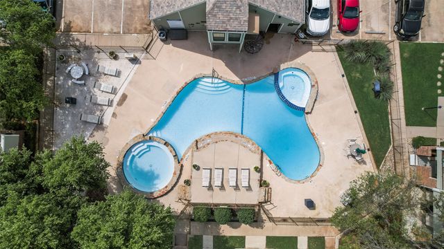 3121 Sondra Drive 302, Fort Worth, TX 76107