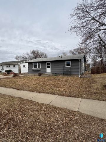 3712 S Hawthorne Ave Avenue, Sioux Falls, SD 57105