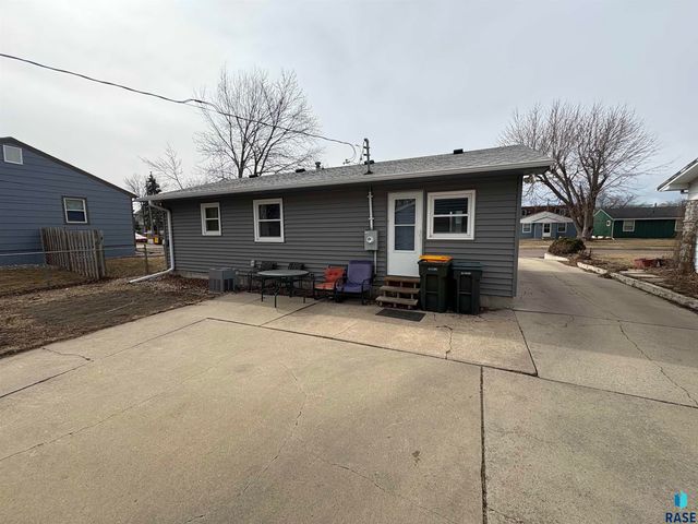 3712 S Hawthorne Ave Avenue, Sioux Falls, SD 57105