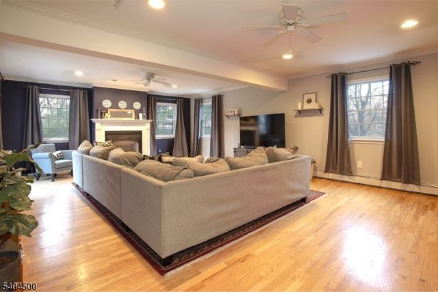 40 Westgate Dr, Sparta Twp., NJ 07871