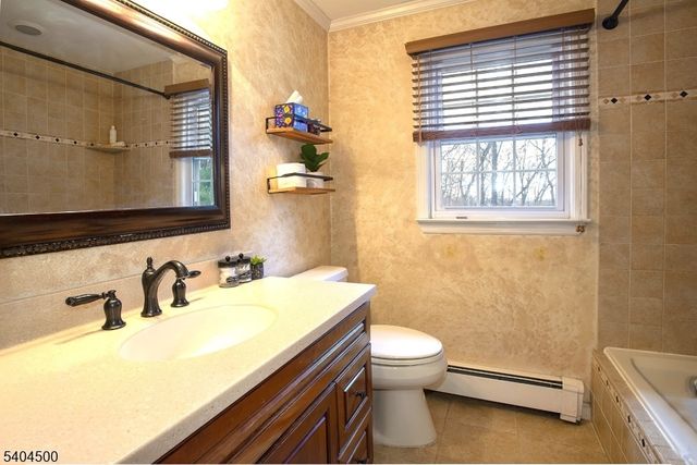 40 Westgate Dr, Sparta Twp., NJ 07871