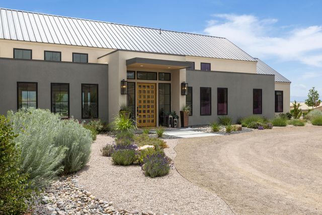 1524 W Ella Drive, Corrales, NM 87048