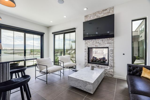 1524 W Ella Drive, Corrales, NM 87048