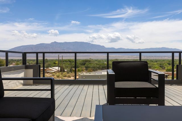 1524 W Ella Drive, Corrales, NM 87048