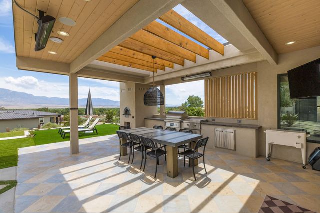 1524 W Ella Drive, Corrales, NM 87048