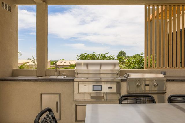 1524 W Ella Drive, Corrales, NM 87048