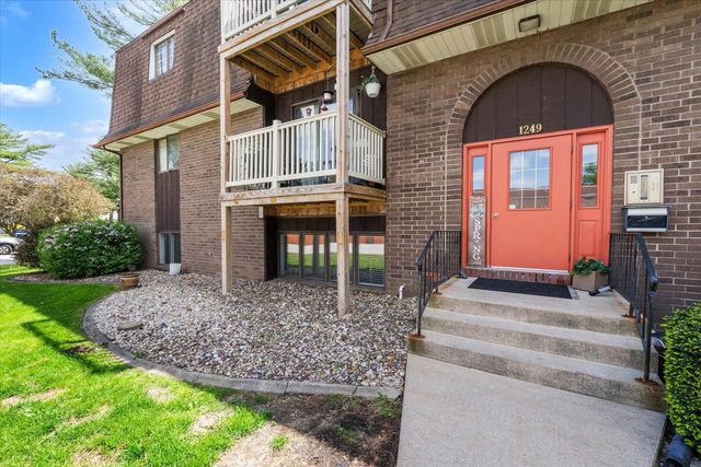 1249 48th Avenue 16, East Moline, IL 61244