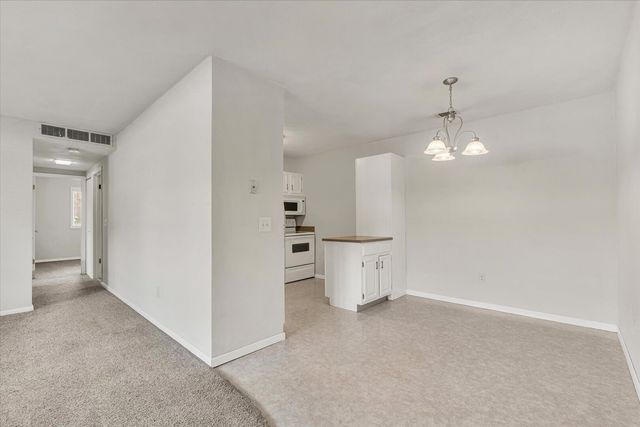 1249 48th Avenue 16, East Moline, IL 61244