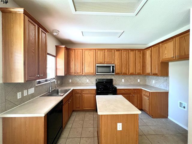 10717 Strand ST, Austin, TX 78748