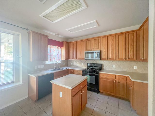 10717 Strand ST, Austin, TX 78748