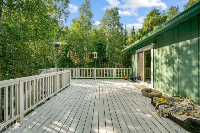 941 Woodmar Place, Anchorage, AK 99515