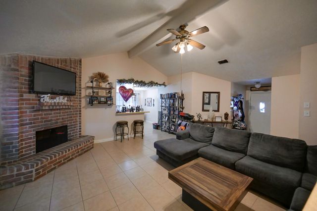 2754 Flintrock Circle, Houston, TX 77067