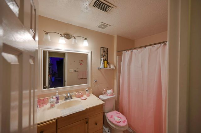 2754 Flintrock Circle, Houston, TX 77067