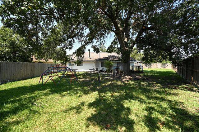 2754 Flintrock Circle, Houston, TX 77067