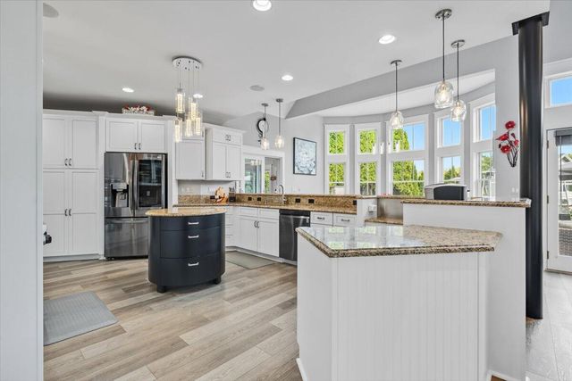 2491 Bay Pointe Drive, Saint Joseph, MI 49085